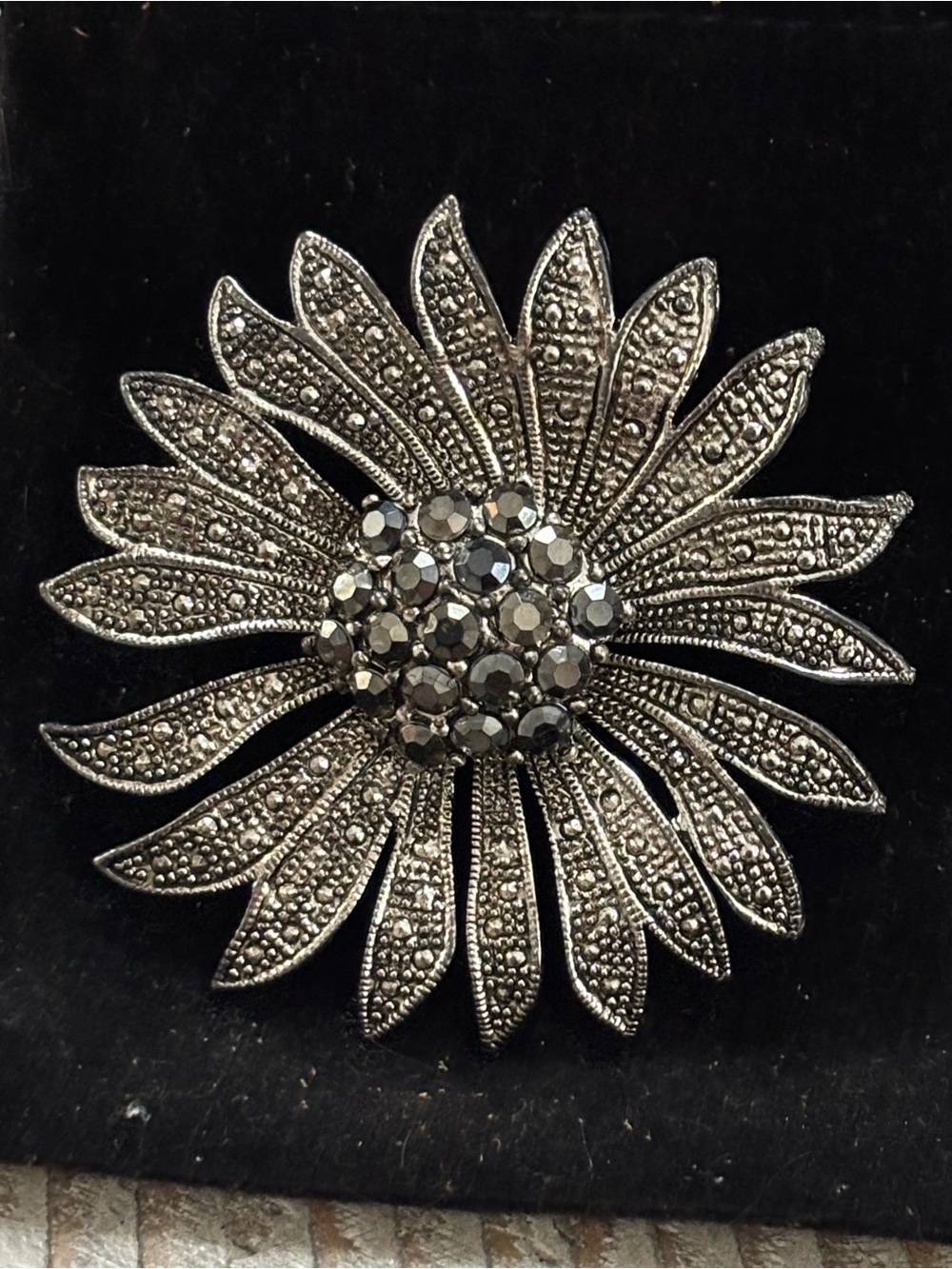 Vintage Marcasite Daisy Brooch